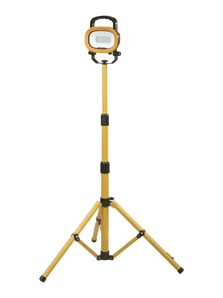 PROJECTEUR LED SUR TREPIED