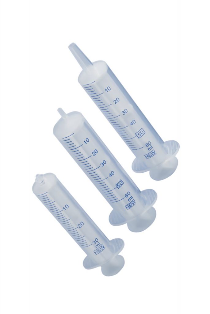 LOT 100 SERINGUES A USAGE UNIQUE 20ML
